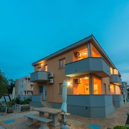 Maestral 70m From The - By Ta Leut Agency Apartament