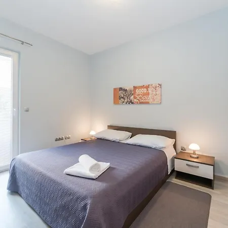 Maestral 70m From The - By Ta Leut Agency Apartment
